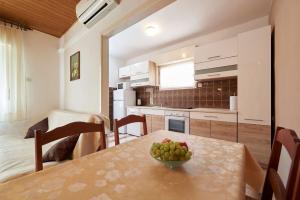 Apartment and Rooms Ivo 