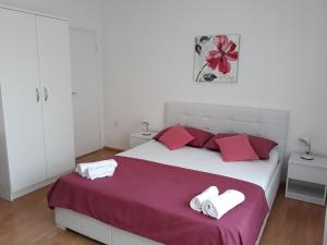Apartment and Rooms Ivo 