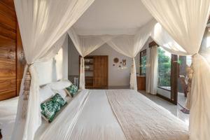 Eco Family Retreat, Rice Field & Jungle Views, Shared Pool, Nature Inspired Villa