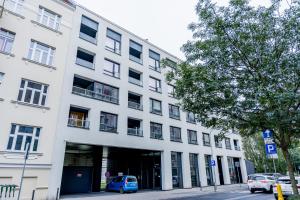 Wilda Deluxe Apartment by BookingHost