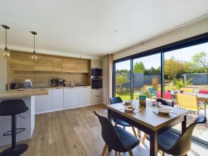 Chalets Chalet pour 4 - Domaine avec piscine : photos des chambres