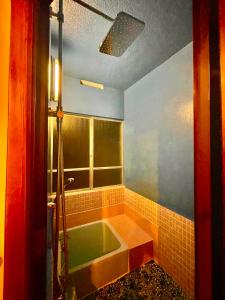 泊まれる廃墟 ぐんじょう