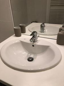 Appartements Le Fronton - Confortable T2 - Piscine : photos des chambres