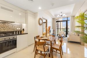 Manzil - 2BR in Business Bay with Dubai Canal Views
