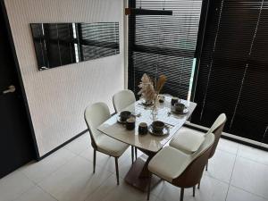 High Floor, 3BR 3queen bed, 2 parking, Urban Suites by XWHome