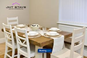 premium Offer for Extended Stays by JMT Stays l Swansea Short Lets and Serviced l With Private Parking