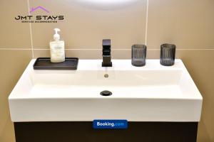 premium Offer for Extended Stays by JMT Stays l Swansea Short Lets and Serviced l With Private Parking