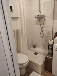 Hype Canal Beau Studio rénové calme Canal St Martin