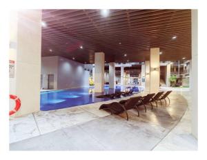 2 Bedroom near MOA S Residences