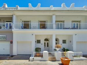 Tranquil Family Home in Green Point