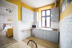 Апартаменти-студіо для 4-х площа Міцкевича 5 - проспект Свободи