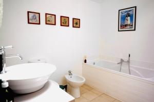 Villas Charming La Maison Des Artistes near Bergerac : photos des chambres