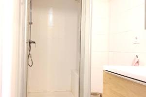 Bright T2 near city center