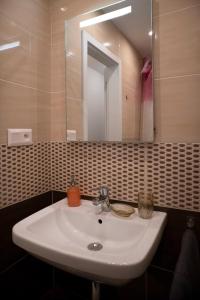 Cozy 2-room apt, Parking nearby