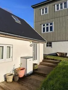 Cottage by the waterfront - Kvívík