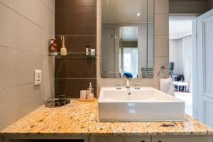 Elegant Cape Royale Suite