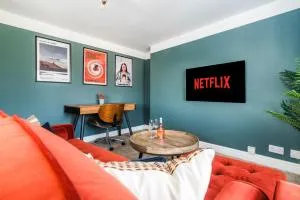 The Coach House 3 bed apartment with off-street parking in Ellesmere Port - 切尔德桑顿