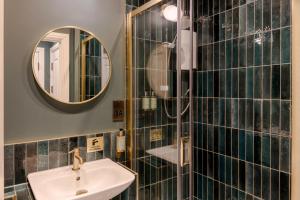 Tyndalls Park - Your Apartment