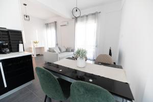 6th floor apartment 5min from Omonoia Subway Station