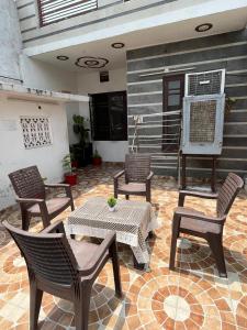 Krishna Niwas HL-177