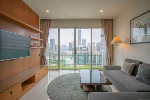 Prime 11, High Floor Over Pool, 2 Br, 2 Balcony