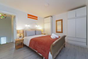 Gaia Cottages 3BR Home with Parking,WIFI,Garden,EV & Desk