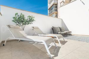 Sunny apartment with terrace by REMS