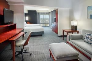 Deluxe Queen Room with Two Queen Beds and Sofa Bed room in Courtyard Warner Robins