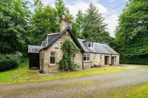 Red Squirrel Cottage, Family & Pet Friendly Adventure Retreat, Strathdon, Aberdeenshire - Badenyon