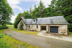 Red Squirrel Cottage, Family & Pet Friendly Adventure Retreat, Strathdon, Aberdeenshire