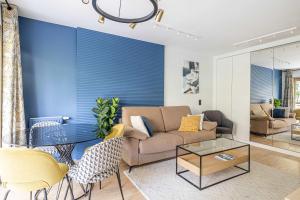 LE FLEURI avec terrasse, à côté du Martinez, idéal pour un séjour plaisant