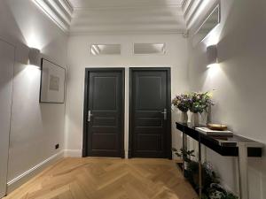 La Guitare 22 - Spacious 1 BR apartment in the center of Cannes, right behind Grand Hotel