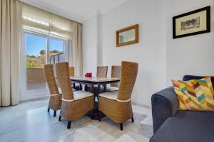 Apartamento para 6 con Wifi, AC, Piscina y Parking gratis