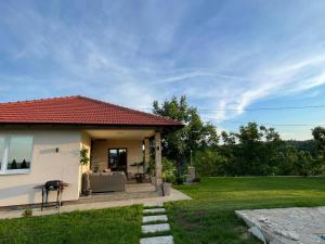 Slatinska idila - kuća sa bazenom