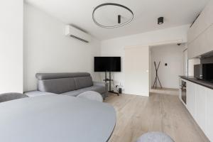 Milano Modern Studio with Shared Pool & SPA