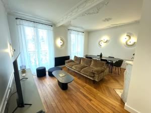 Parisian Luxury Style - Heart of Montparnasse