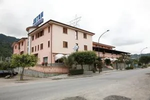 Hotel Canada - Falerna