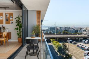 Skyline Penthouse, Private Pool & Rooftop Oasis