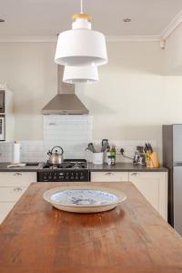 La Petite Baleine Oceanfront Villa