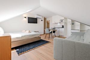 Lovely studio fully equipped near subway N12