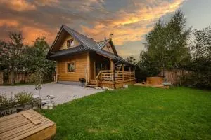 Domek we wsi, Pieniny, Jezioro Czorsztyńskie - Hałuszowa