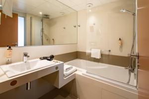 Hotels Mercure Angouleme Hotel de France : photos des chambres
