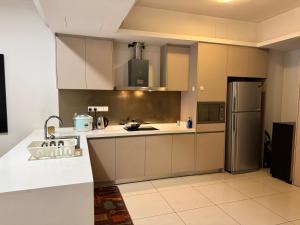 8 KLCC 5 minutes to Jalan Alor Street Bukit Bintang Pavilion 10 Pax 3R2B