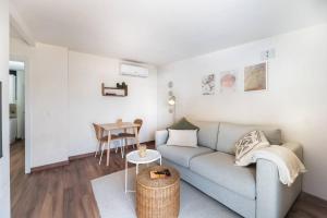 Urban Charm Rooftop Apartment with Vista