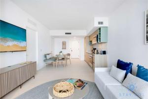 Oasis Apartment 1 Bedroom with Pool & Gym