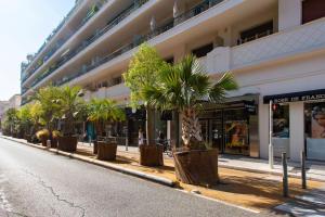 L53 Staywiz us - 1BR Hotel des Postes, Place Massena Terrace & AC