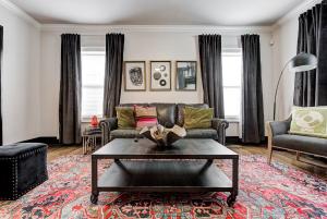 Howes Capitol II-Sleek & spacious-walk to OU Med