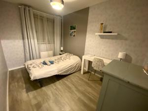 Logement entier - 3 Chambres - Parking privé - 15 min Lyon et Aéroport