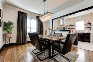 Howes Capitol I - Sleek & stylish walk to OU Med