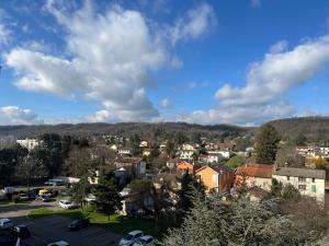 Logement entier - 2 Chambres - Parking privé - 15 min Lyon et Aéroport